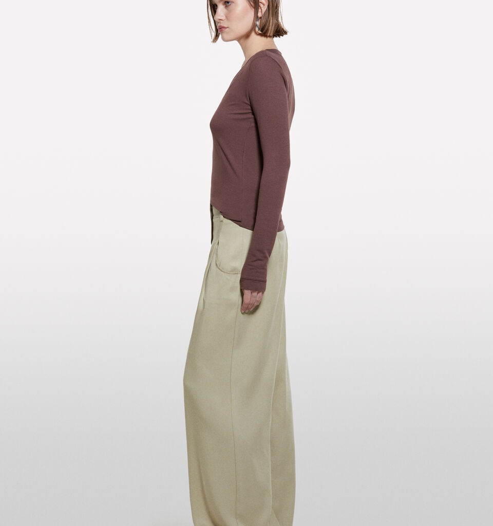T-shirt slim fit marrone a maniche lunghe - t-shirt a manica lunga da donna - Marrone Scuro | Sisley image number 2